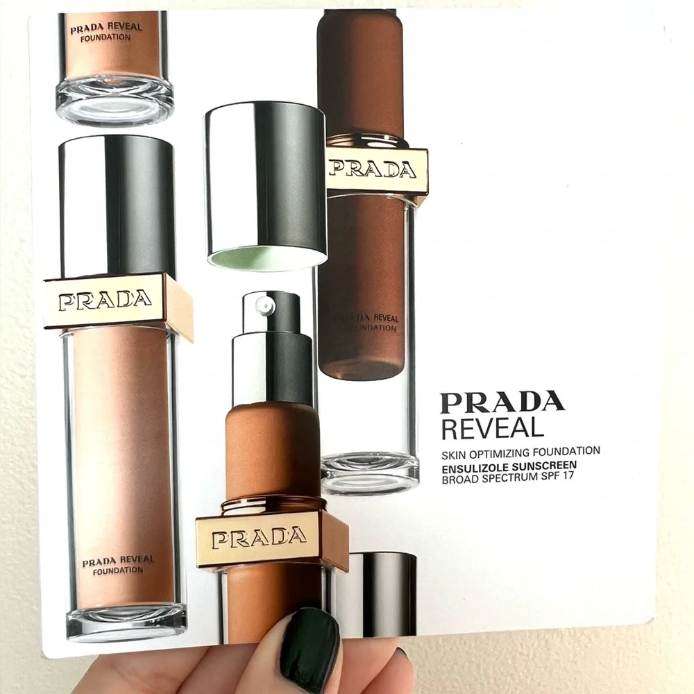 5 for 25⚡️Prada Reveal Skin Optimizing Soft Matte Foundation 3.3g Sample Card
